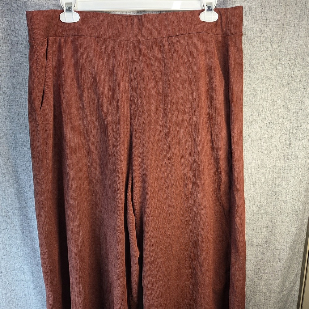 Torrid Women Size 2 2X Pants Red Wide Leg Boho Pull On Textured Trouser